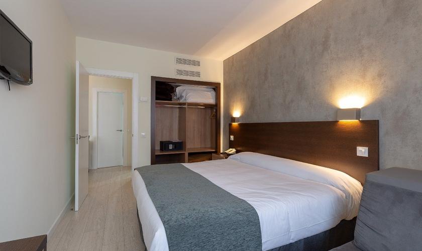 Junior Suite Apartment (1 - 5 people) Apartamentos Recoletos Madrid Junior Suite Apartment (1 - 5 people) Apartamentos Recoletos Madrid