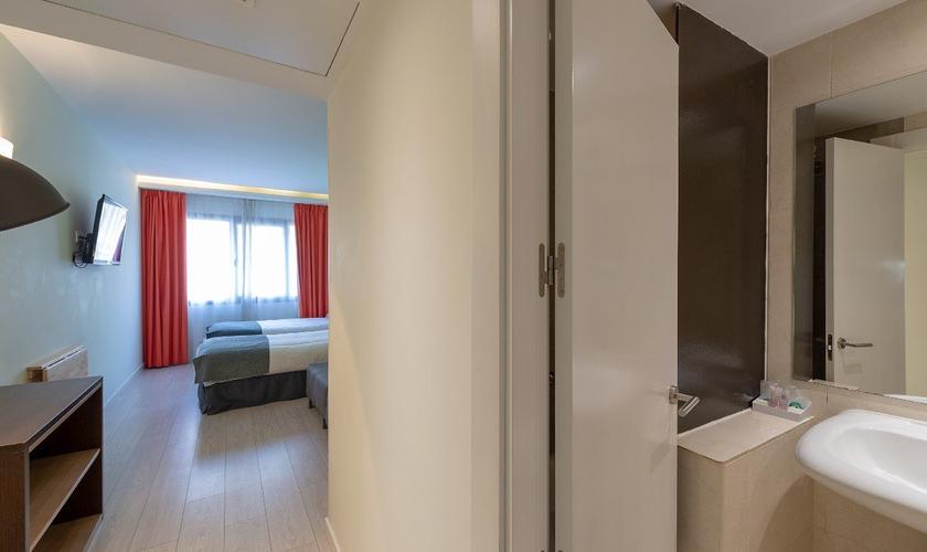 Family Room (1 - 4 people) Apartamentos Recoletos Madrid Family Room (1 - 4 people) Apartamentos Recoletos Madrid