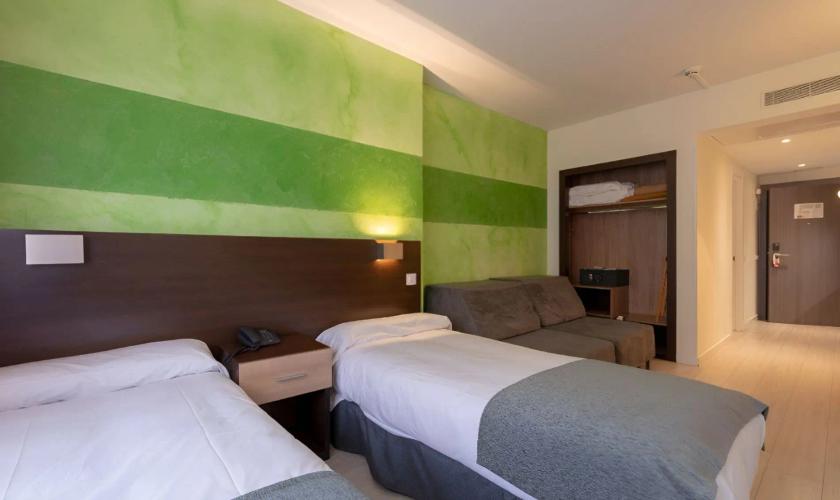 Double or Twin Room (1 - 2 people) Apartamentos Recoletos Madrid Double or Twin Room (1 - 2 people) Apartamentos Recoletos Madrid