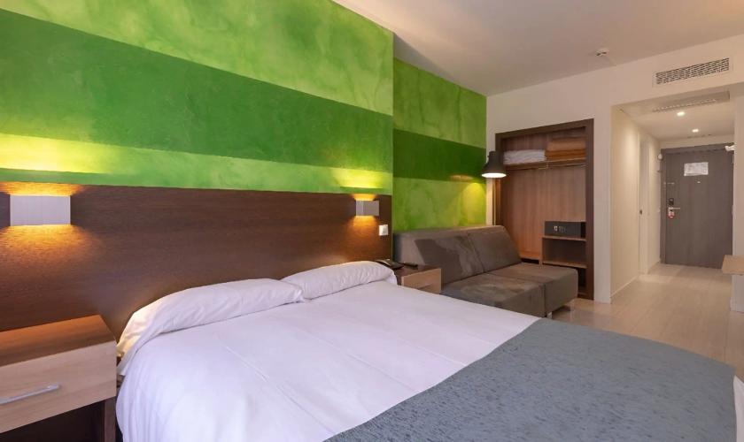 Double or Twin Room (1 - 2 people) Apartamentos Recoletos Madrid Double or Twin Room (1 - 2 people) Apartamentos Recoletos Madrid