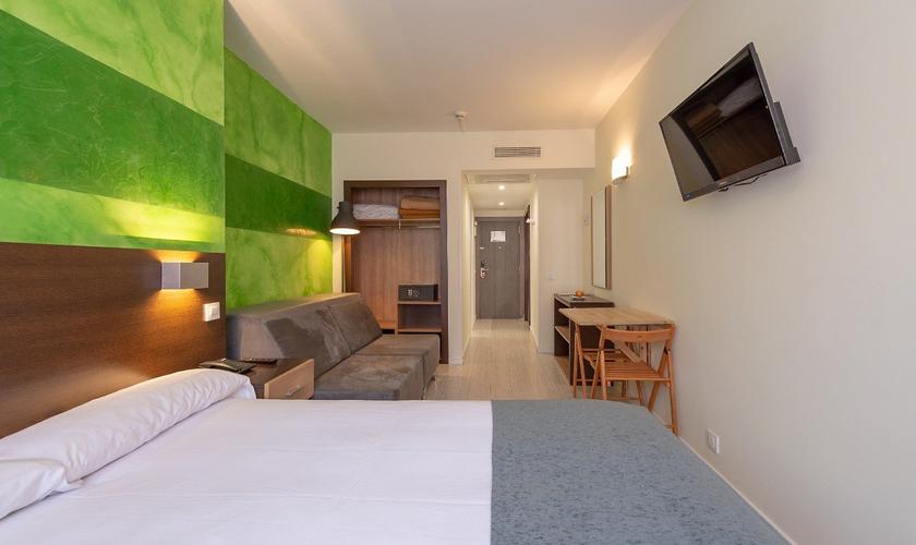 Triple Room (1 - 3 people) Apartamentos Recoletos Madrid Triple Room (1 - 3 people) Apartamentos Recoletos Madrid